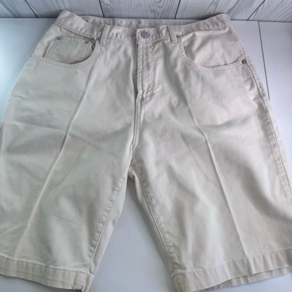 Vintage Unbranded white denim  Jean Shorts Women’s Size 14 Loose Bermuda Shorts